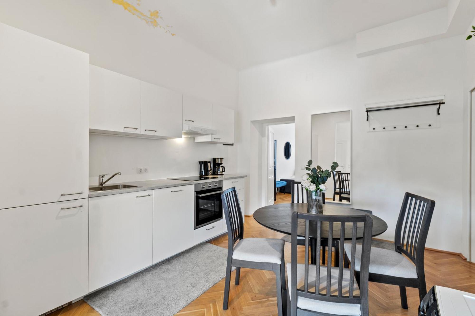 Balcony Apartment, 4 Min To U3 Zipperer Strasse Вена Экстерьер фото